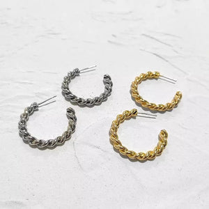 TWIST HOOPS