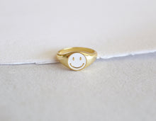 Cargar imagen en el visor de la galería, Anillo Smiley Blanco
